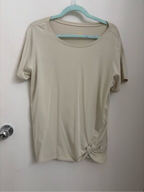 Belle by Kim Gravel Twisted hem tee